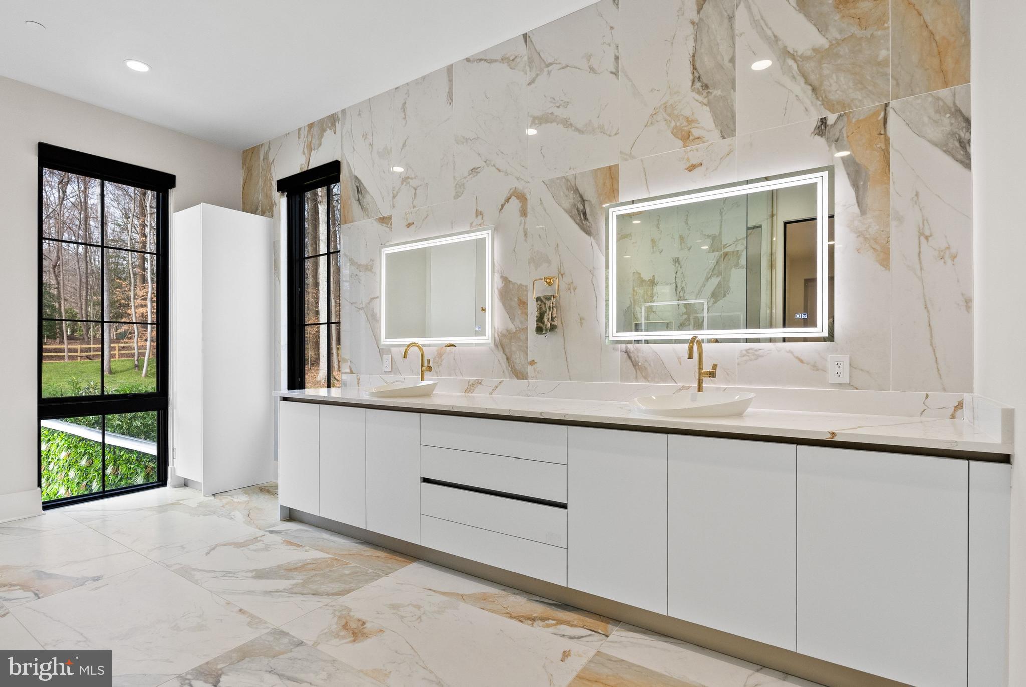 7112 NATELLI WOODS LANE