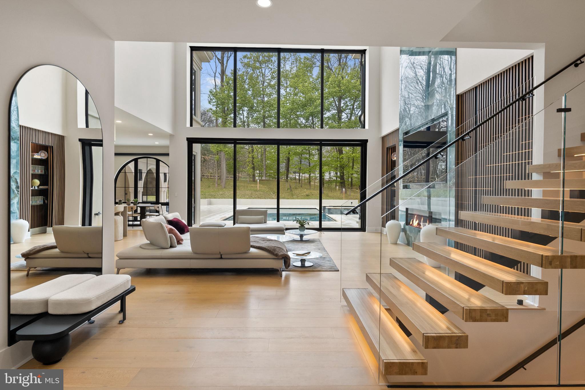 7112 NATELLI WOODS LANE