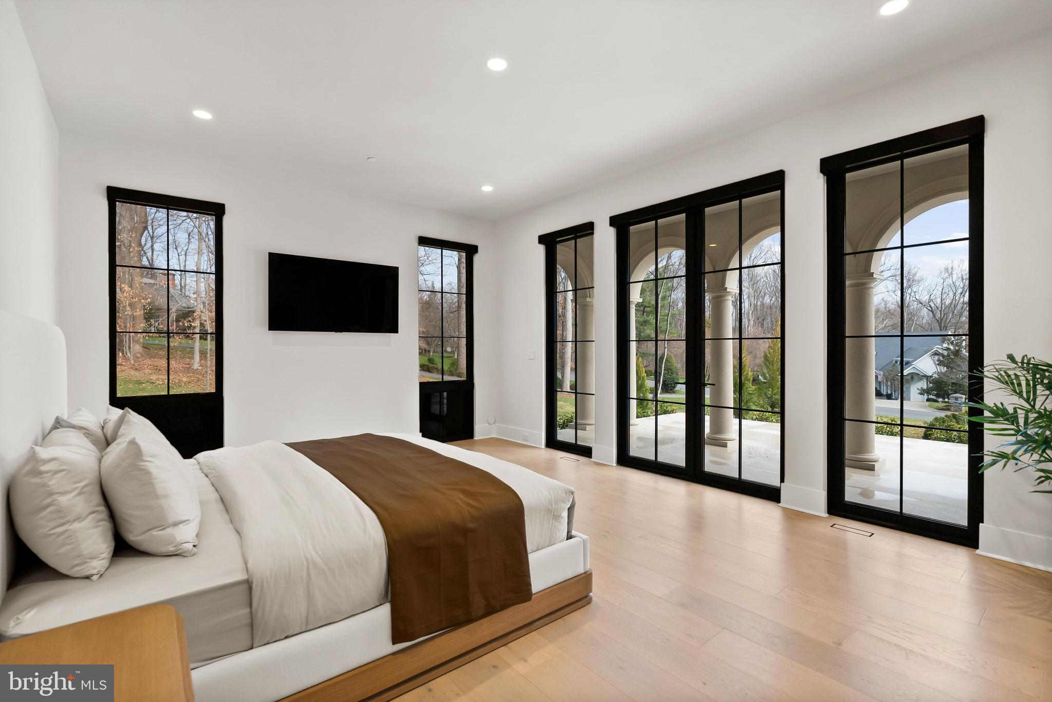 7112 NATELLI WOODS LANE