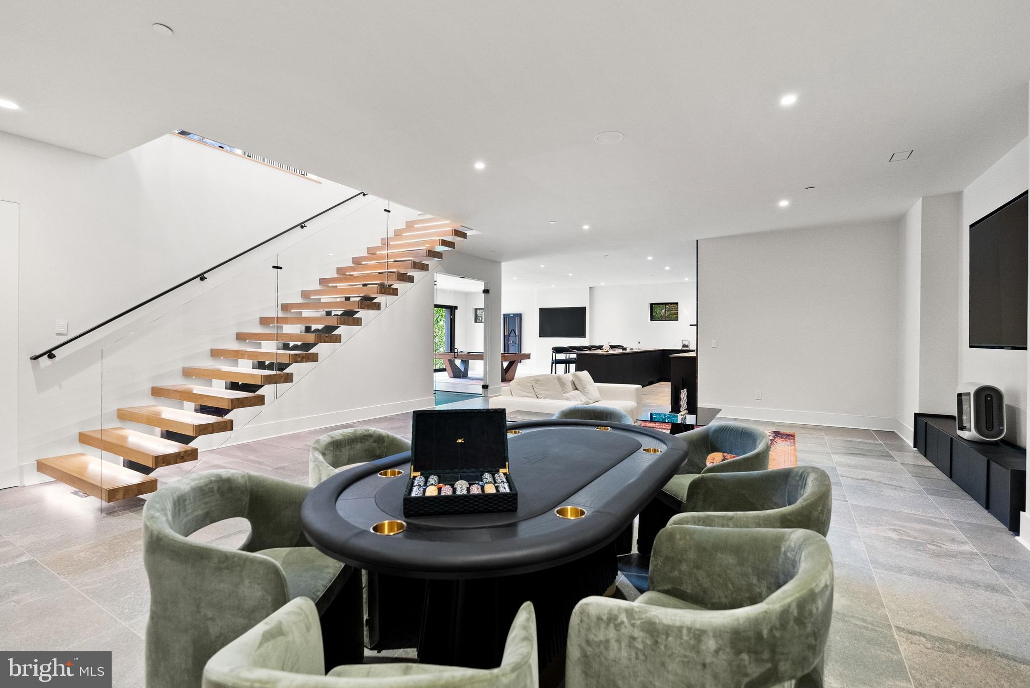 7112 NATELLI WOODS LANE