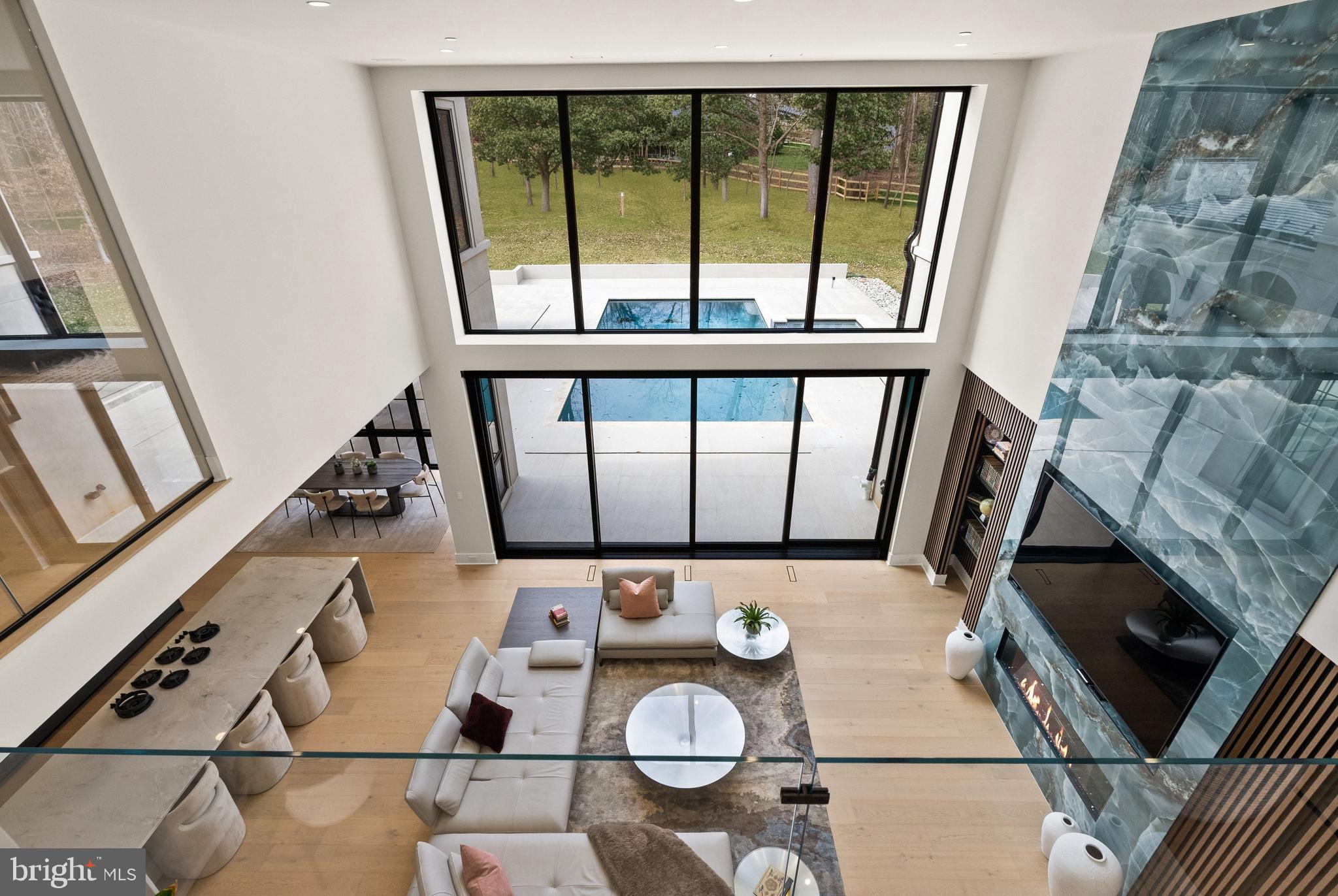 7112 NATELLI WOODS LANE