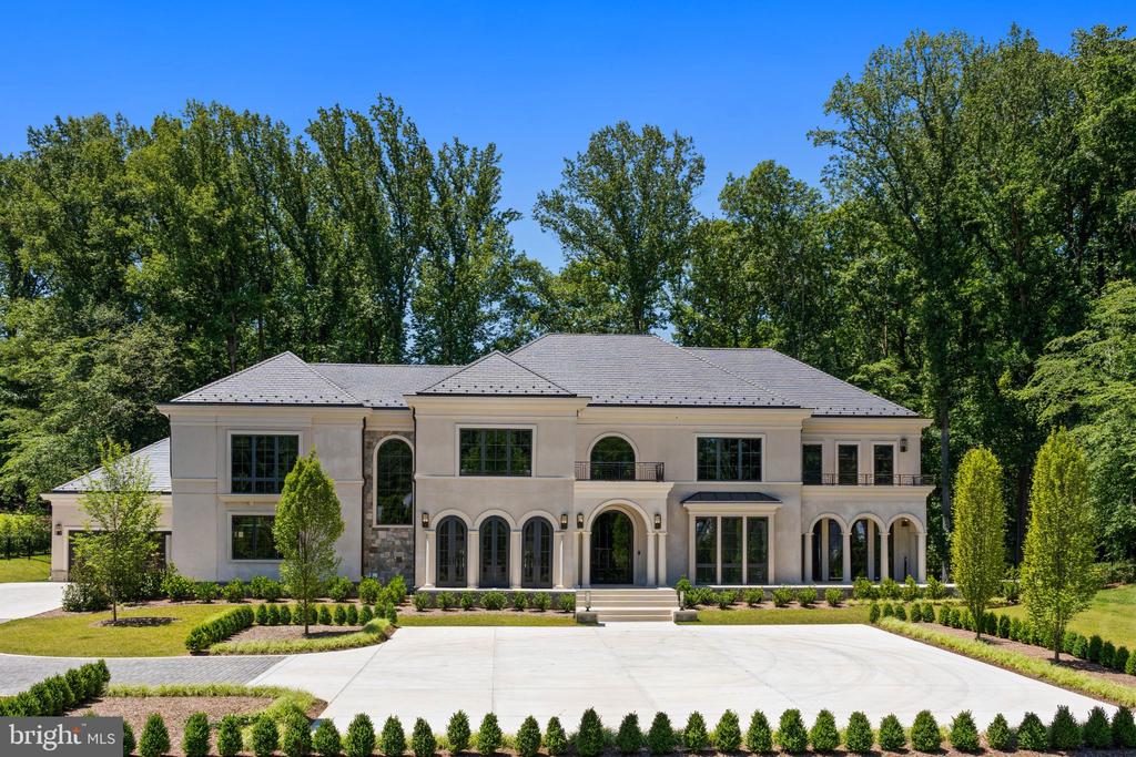 7112 NATELLI WOODS LANE