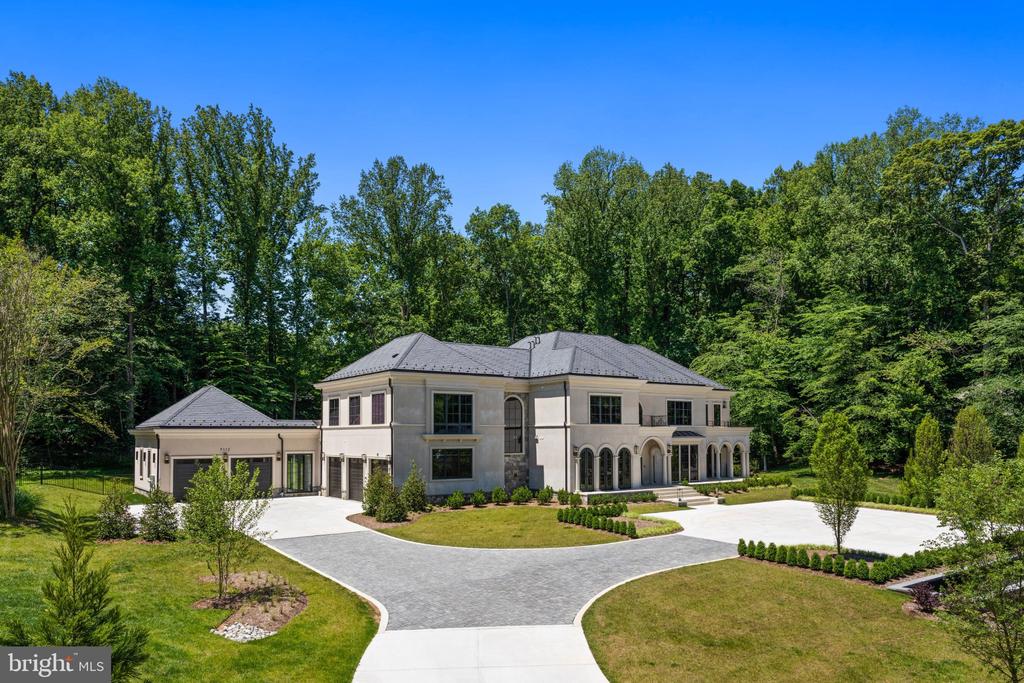 7112 NATELLI WOODS LANE