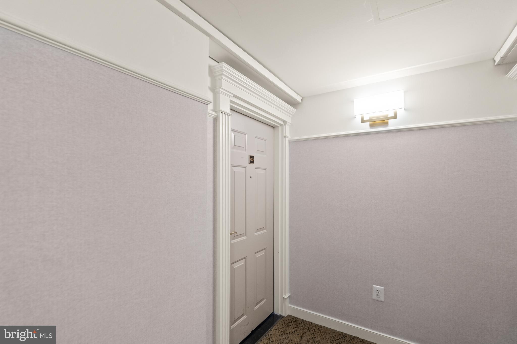 1050 N Taylor St N #1-702