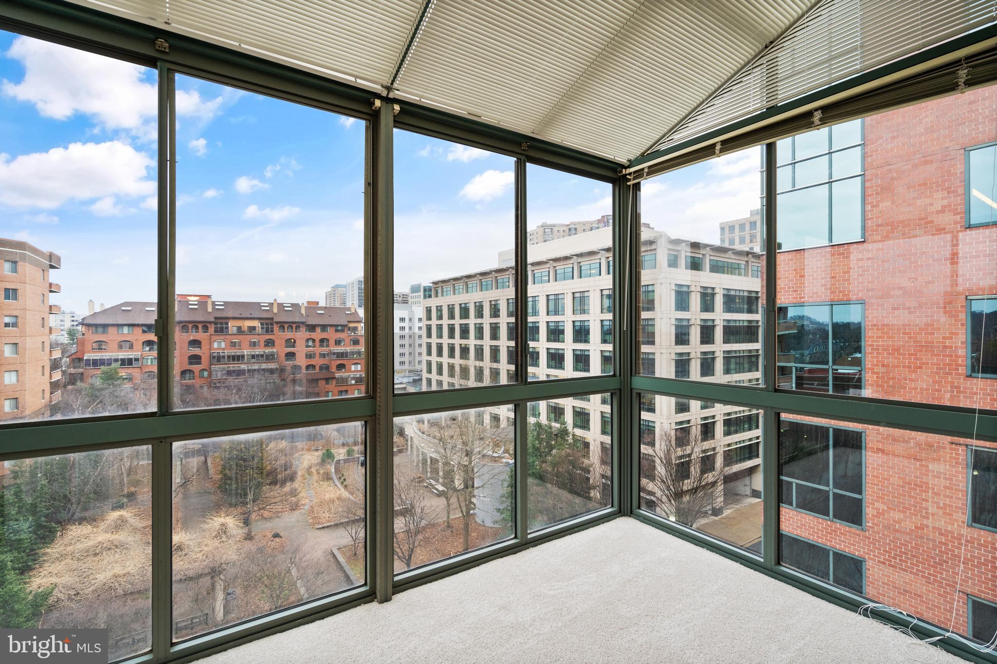 1050 N Taylor St N #1-702