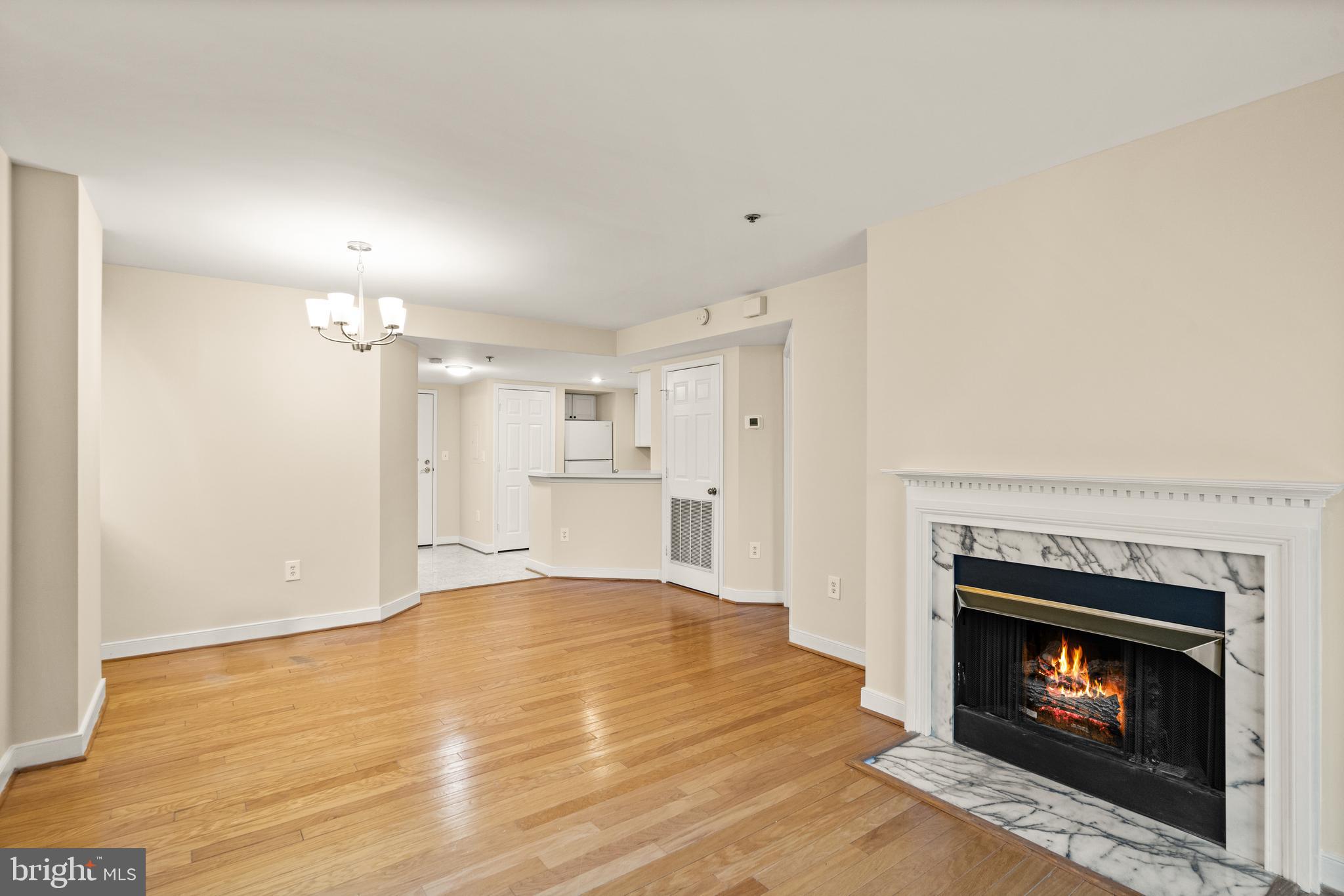 1050 N Taylor St N #1-702