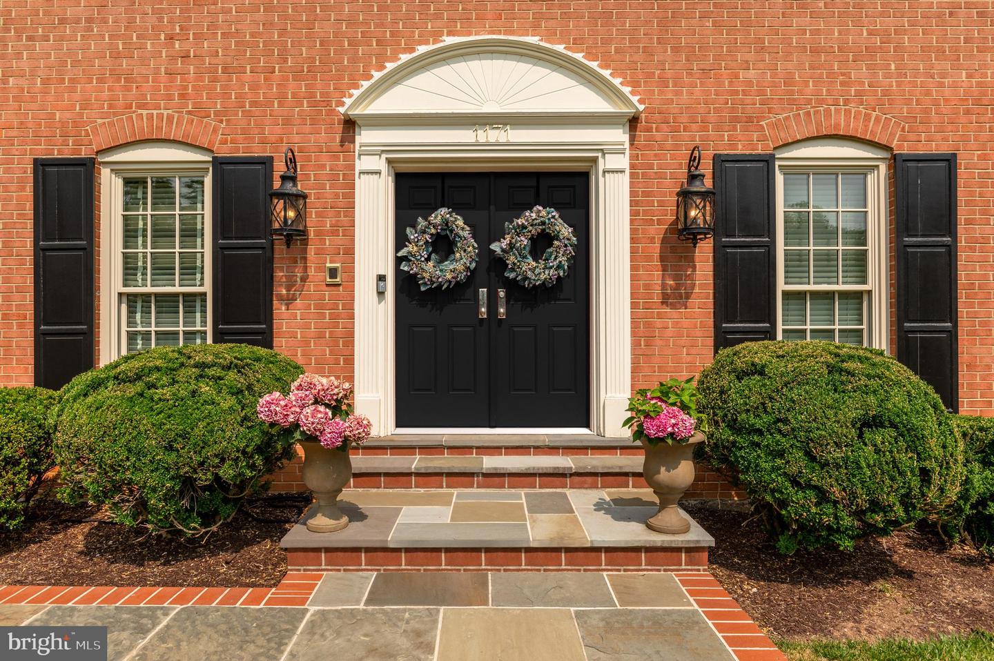 1171 Huntover Ct - McLean