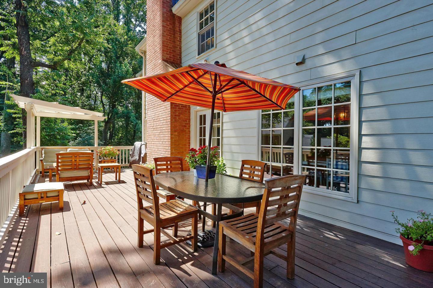 1171 Huntover Ct - McLean
