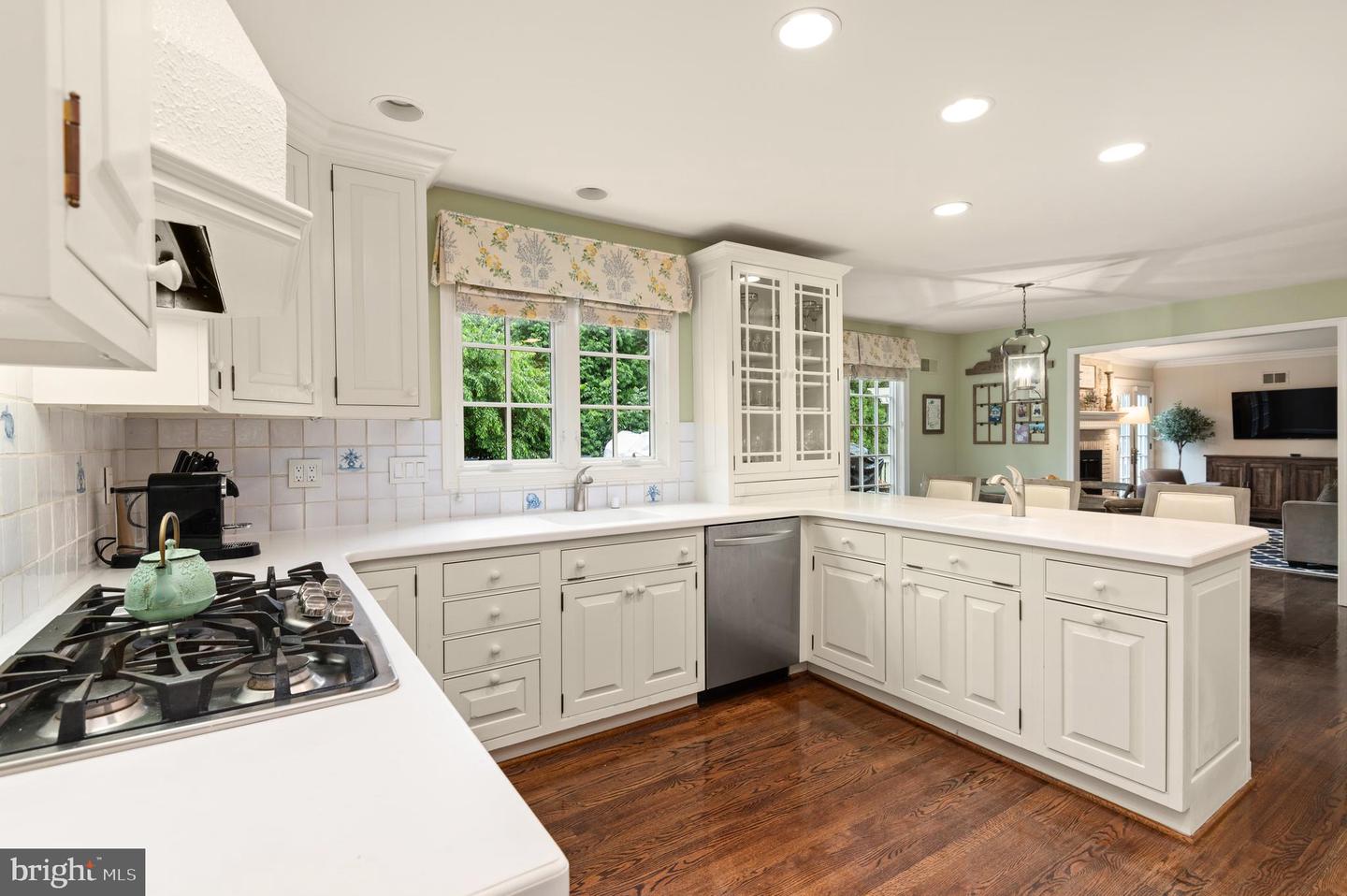 1171 Huntover Ct - McLean