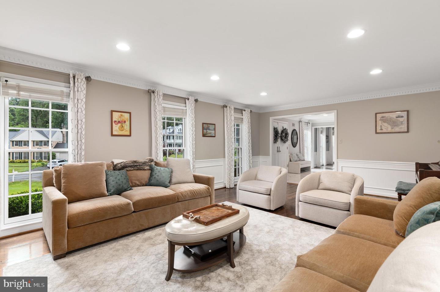 1171 Huntover Ct - McLean