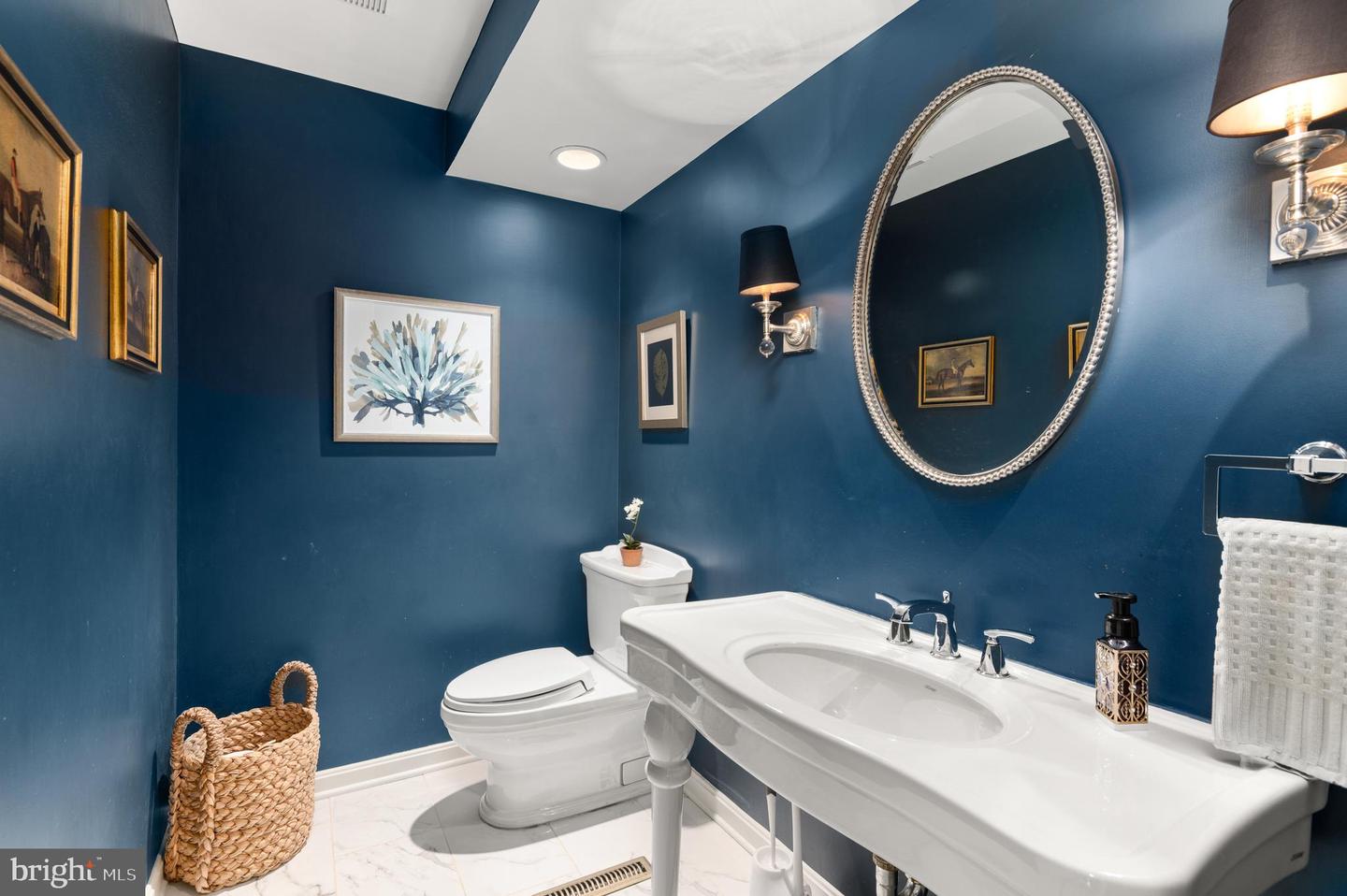 1171 Huntover Ct - McLean