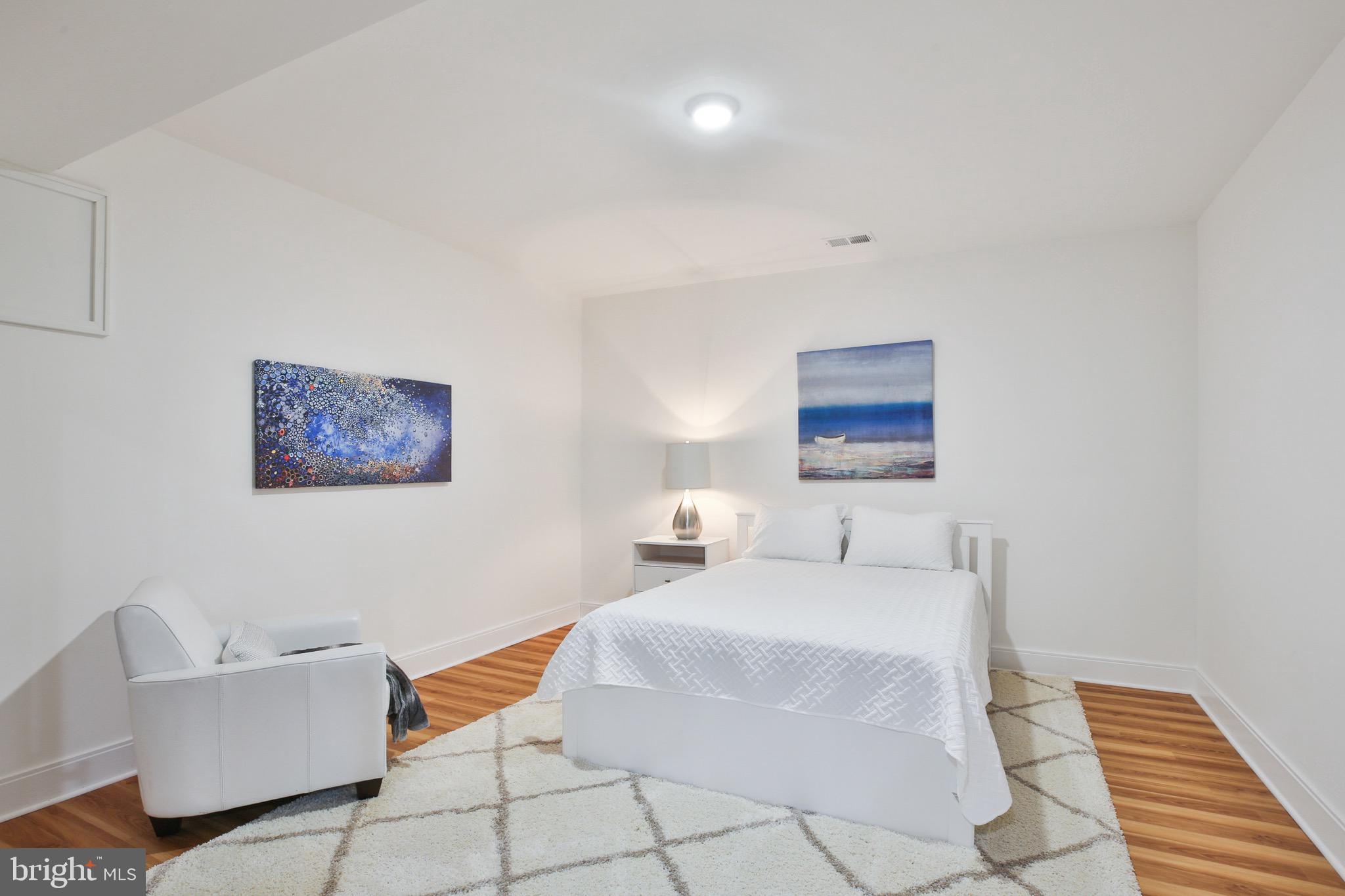 6029 Orris St - McLean