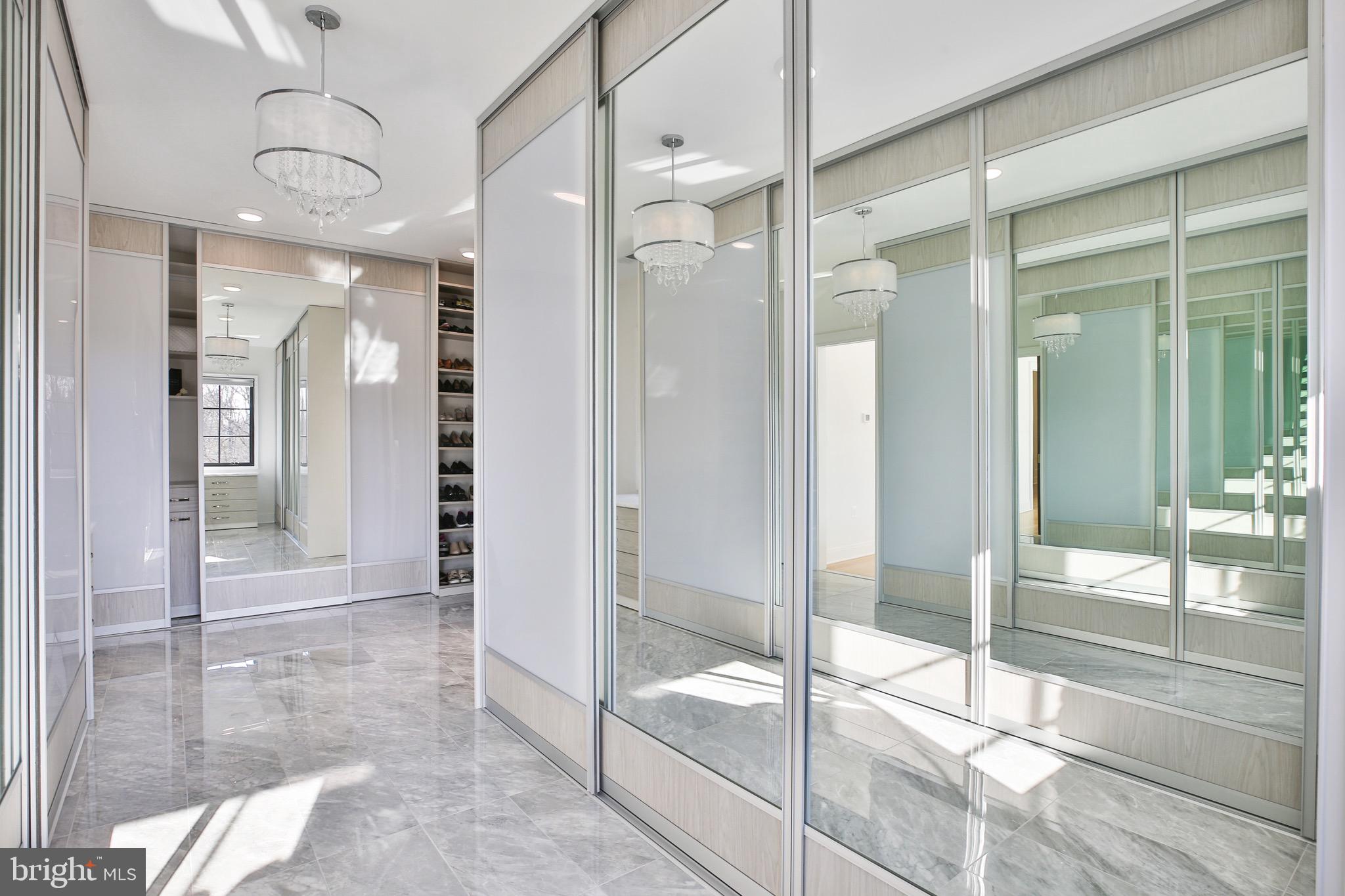 6029 Orris St - McLean