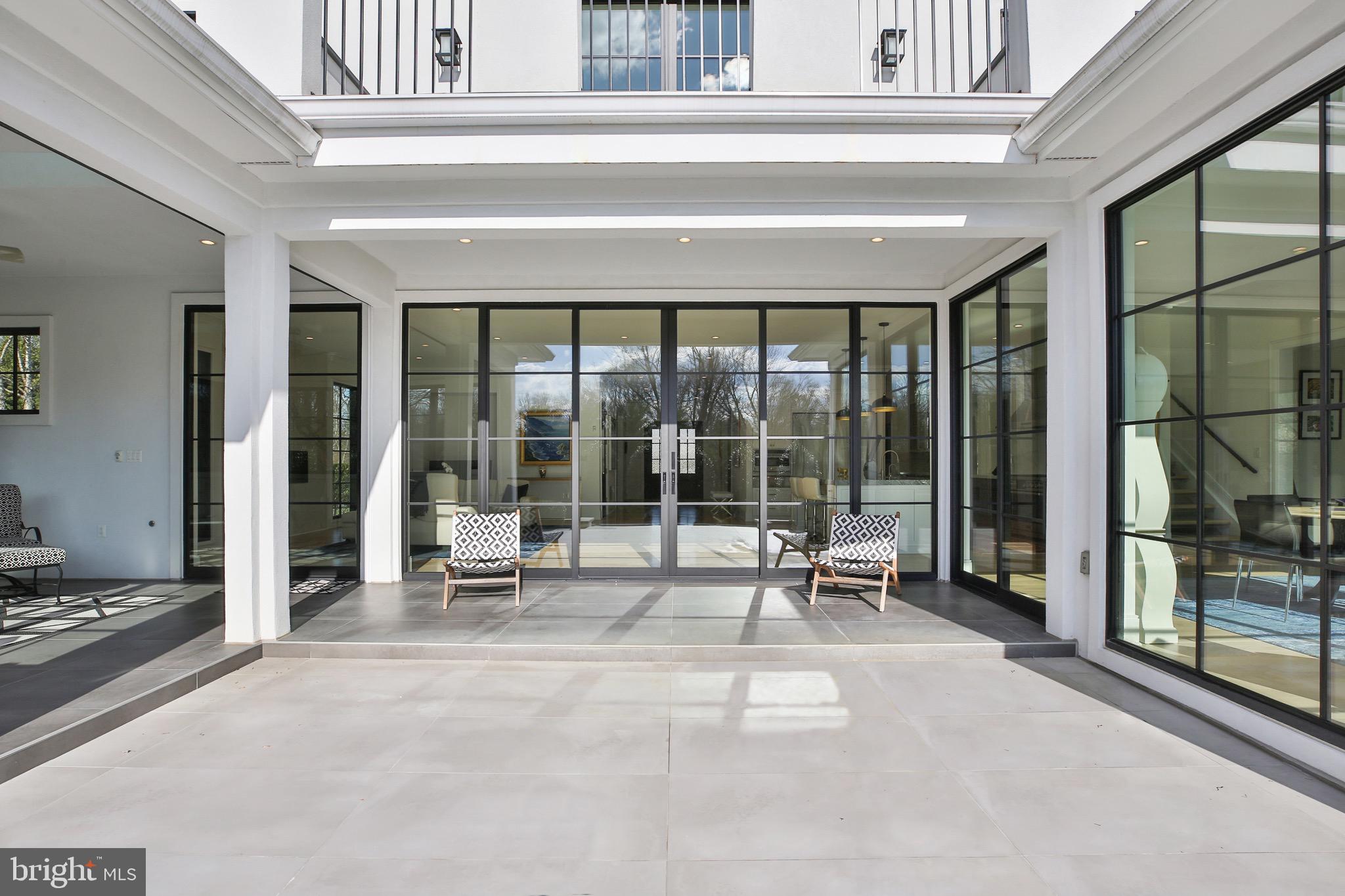 6029 Orris St - McLean