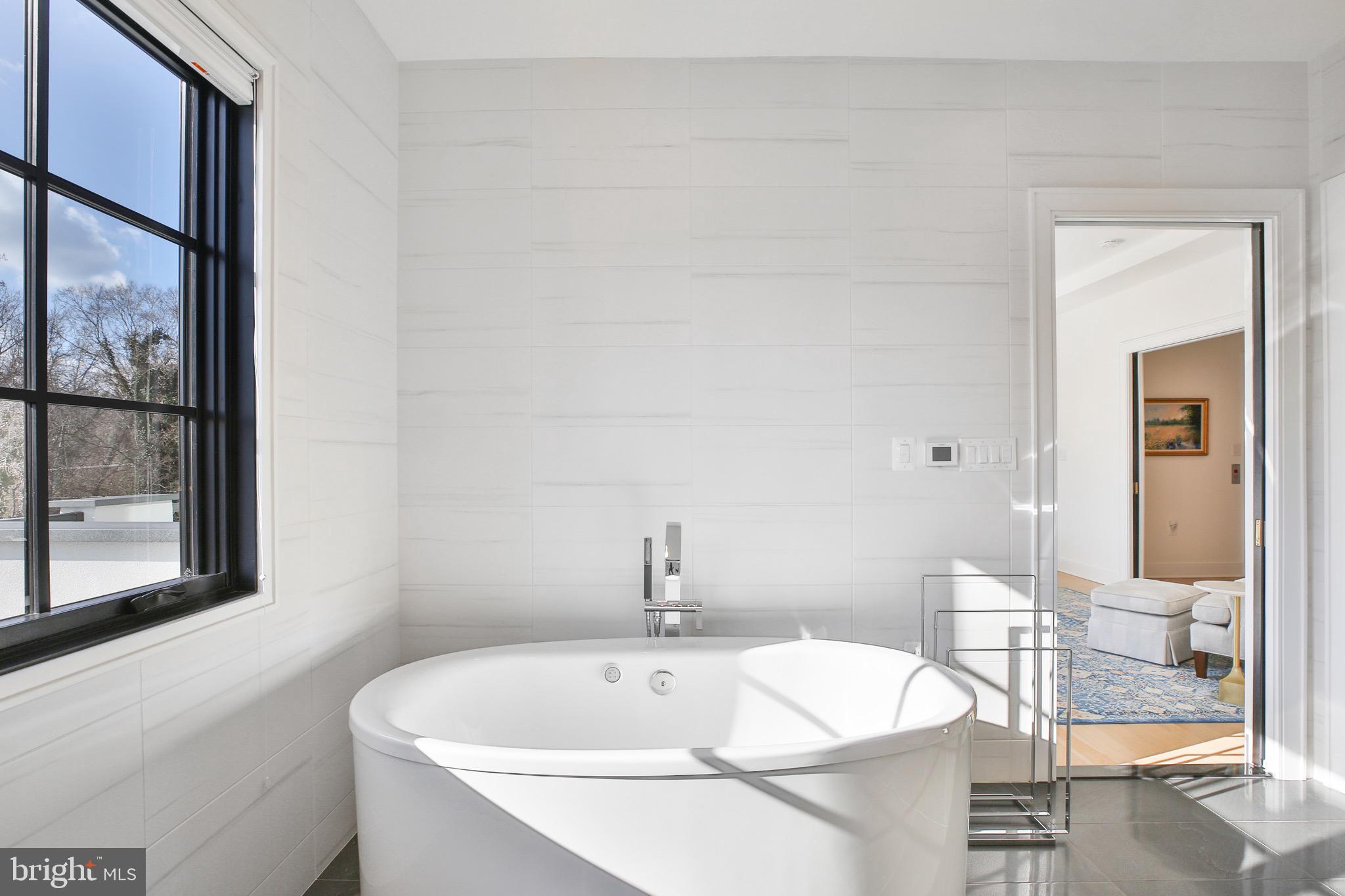 6029 Orris St - McLean