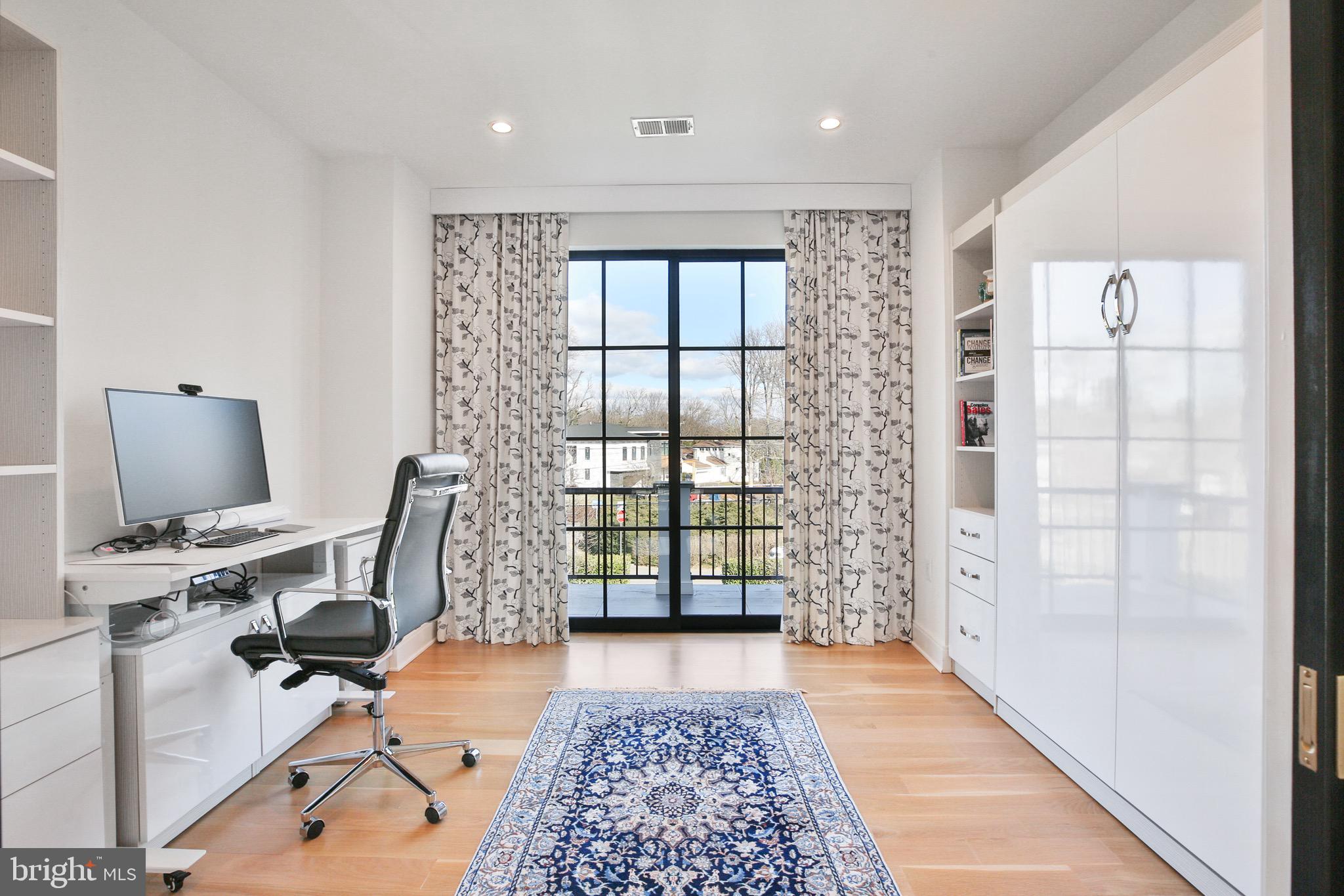 6029 Orris St - McLean