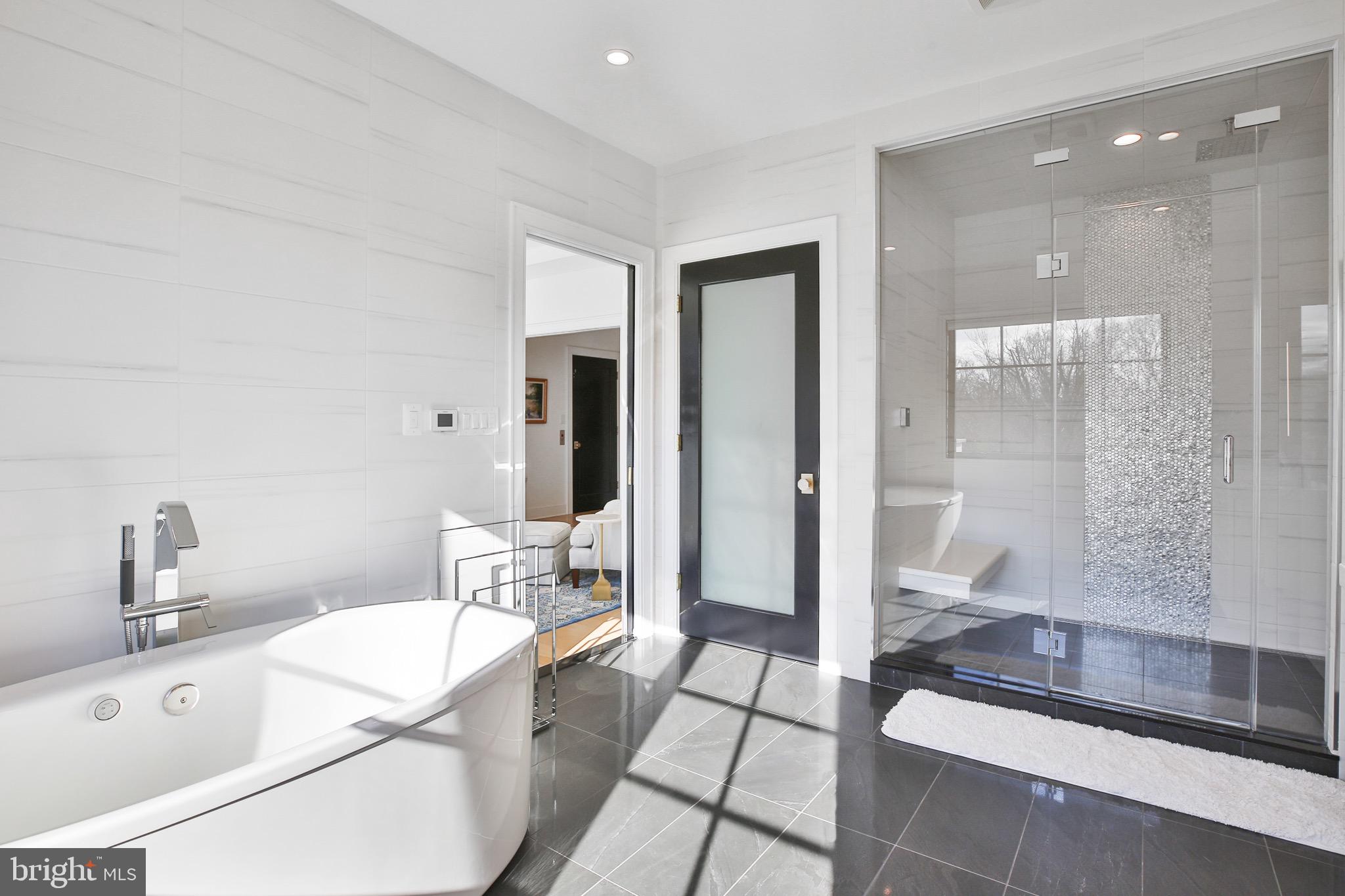 6029 Orris St - McLean