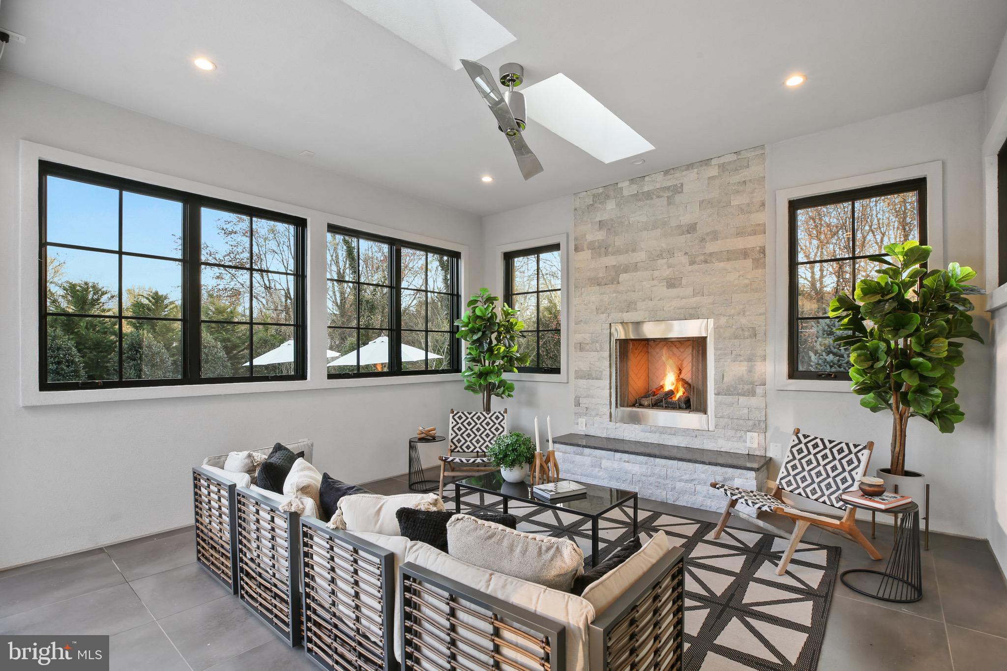 6029 Orris St - McLean