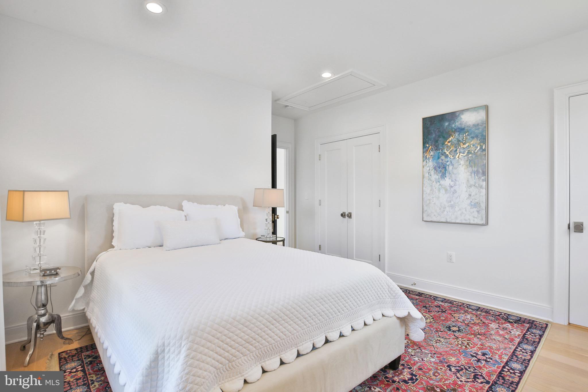 6029 Orris St - McLean