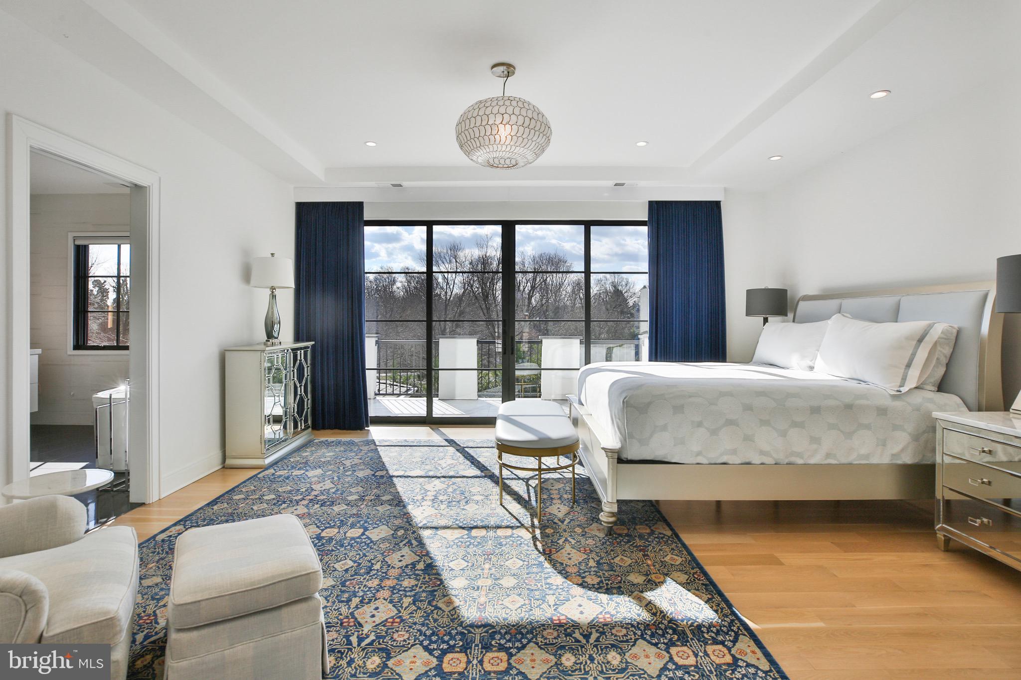 6029 Orris St - McLean