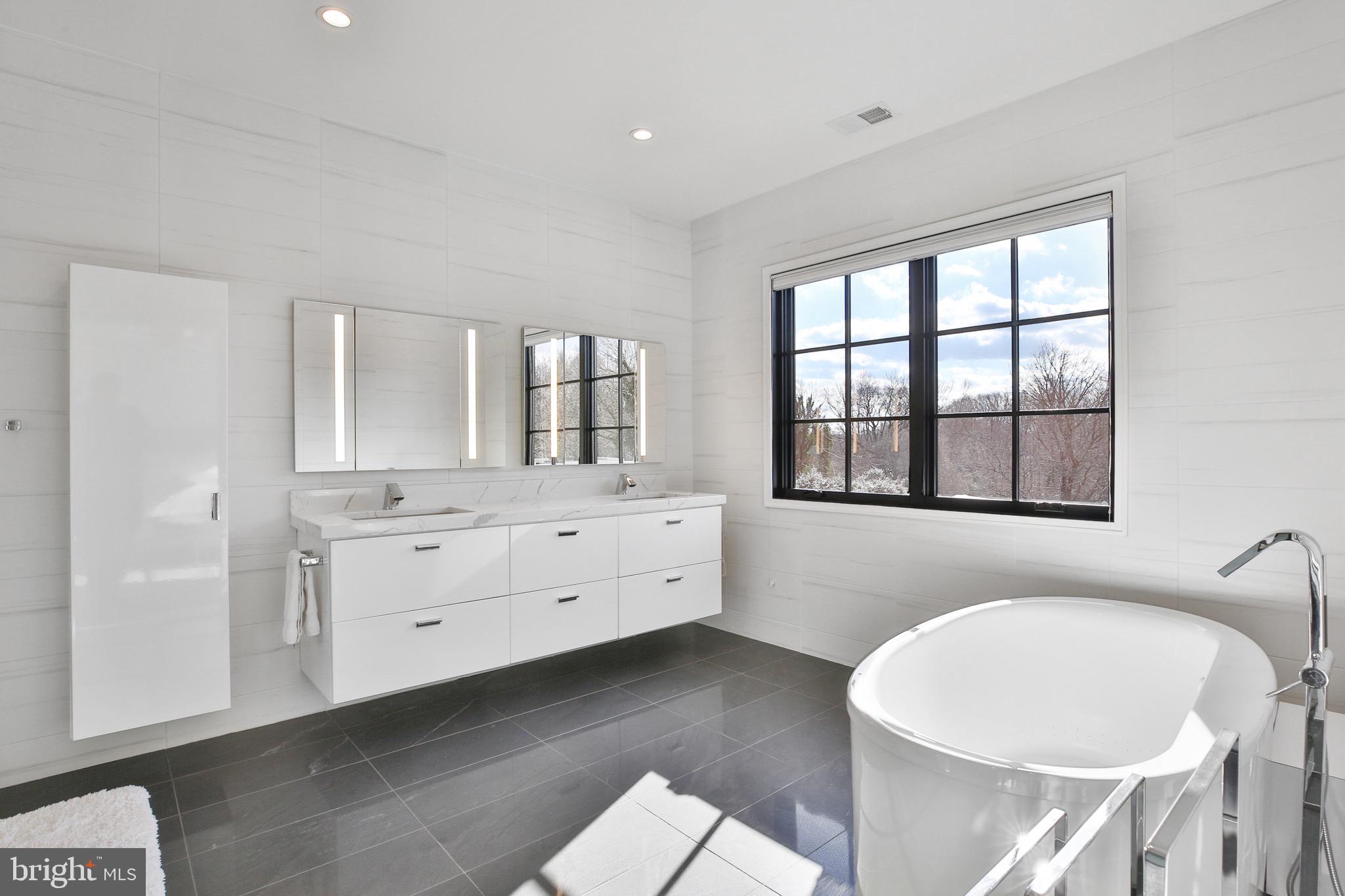 6029 Orris St - McLean