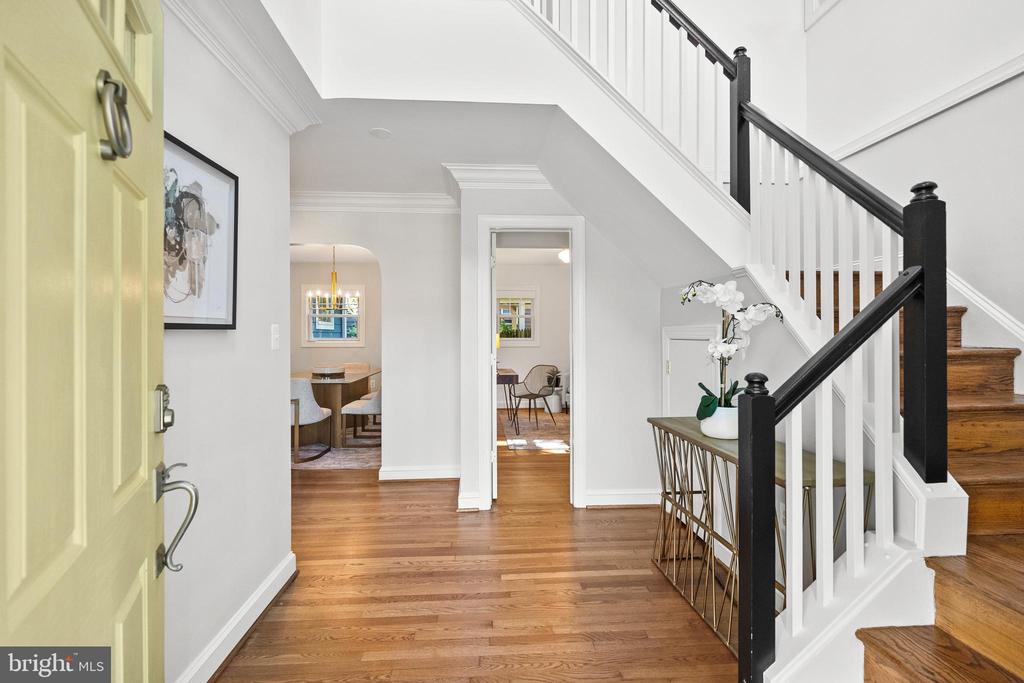 2647 WOODLEY PLACE