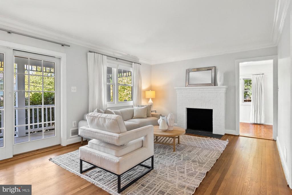 2647 WOODLEY PLACE