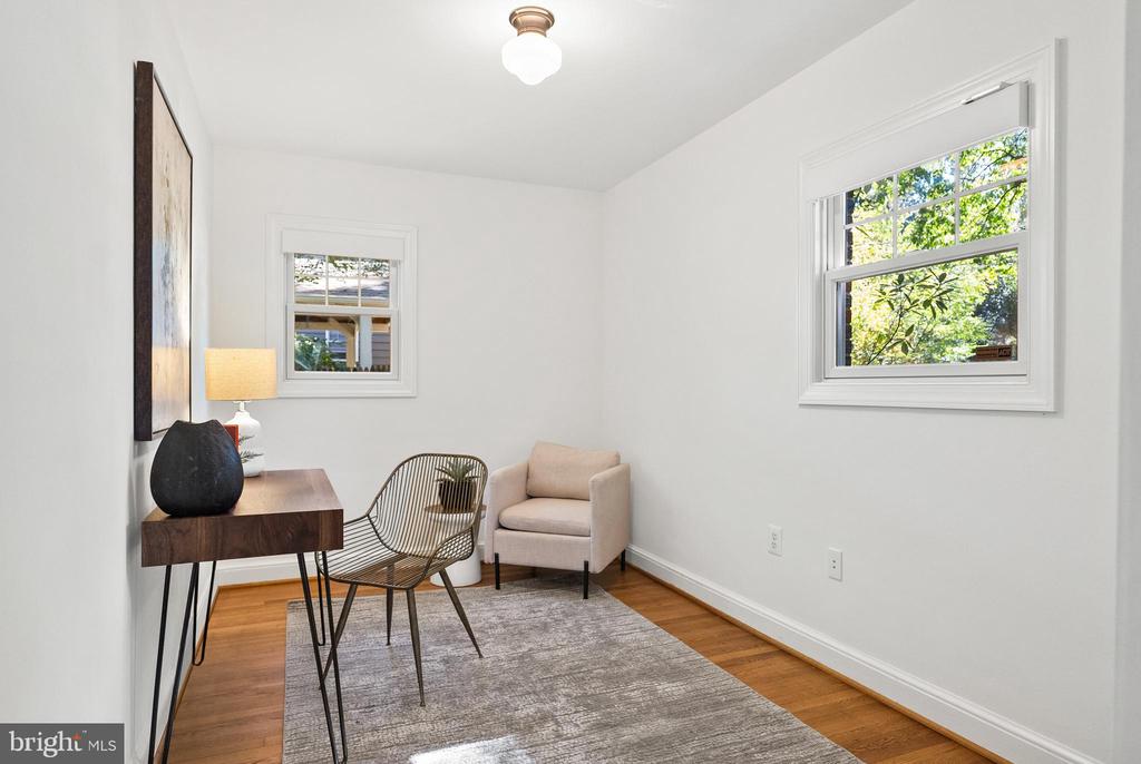 2647 WOODLEY PLACE