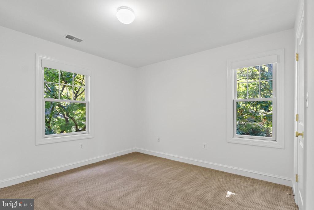 2647 WOODLEY PLACE