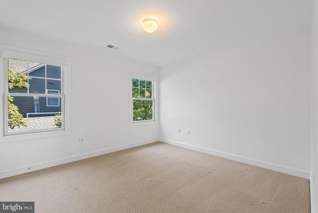 2647 WOODLEY PLACE