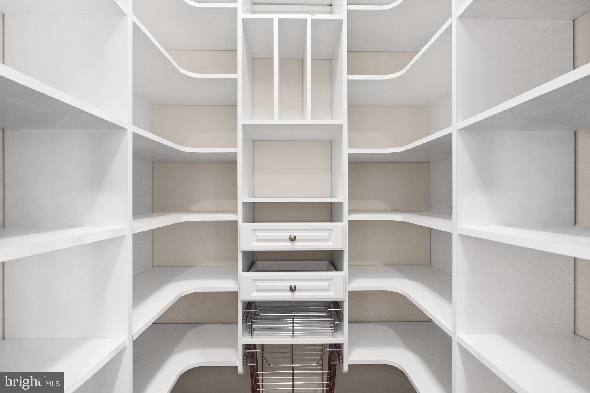 6817 STOCKWELL MANOR DRIVE