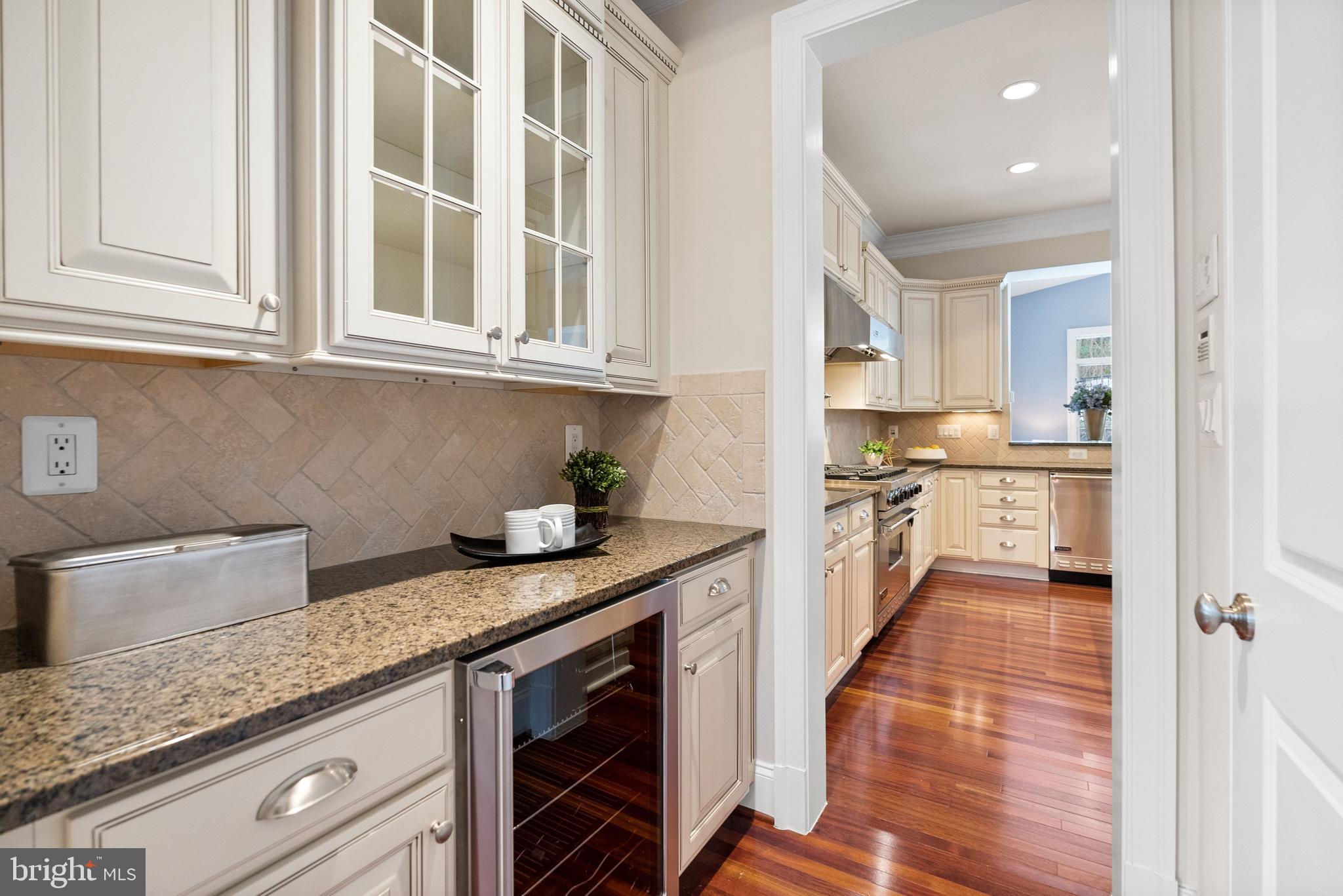 6817 STOCKWELL MANOR DRIVE