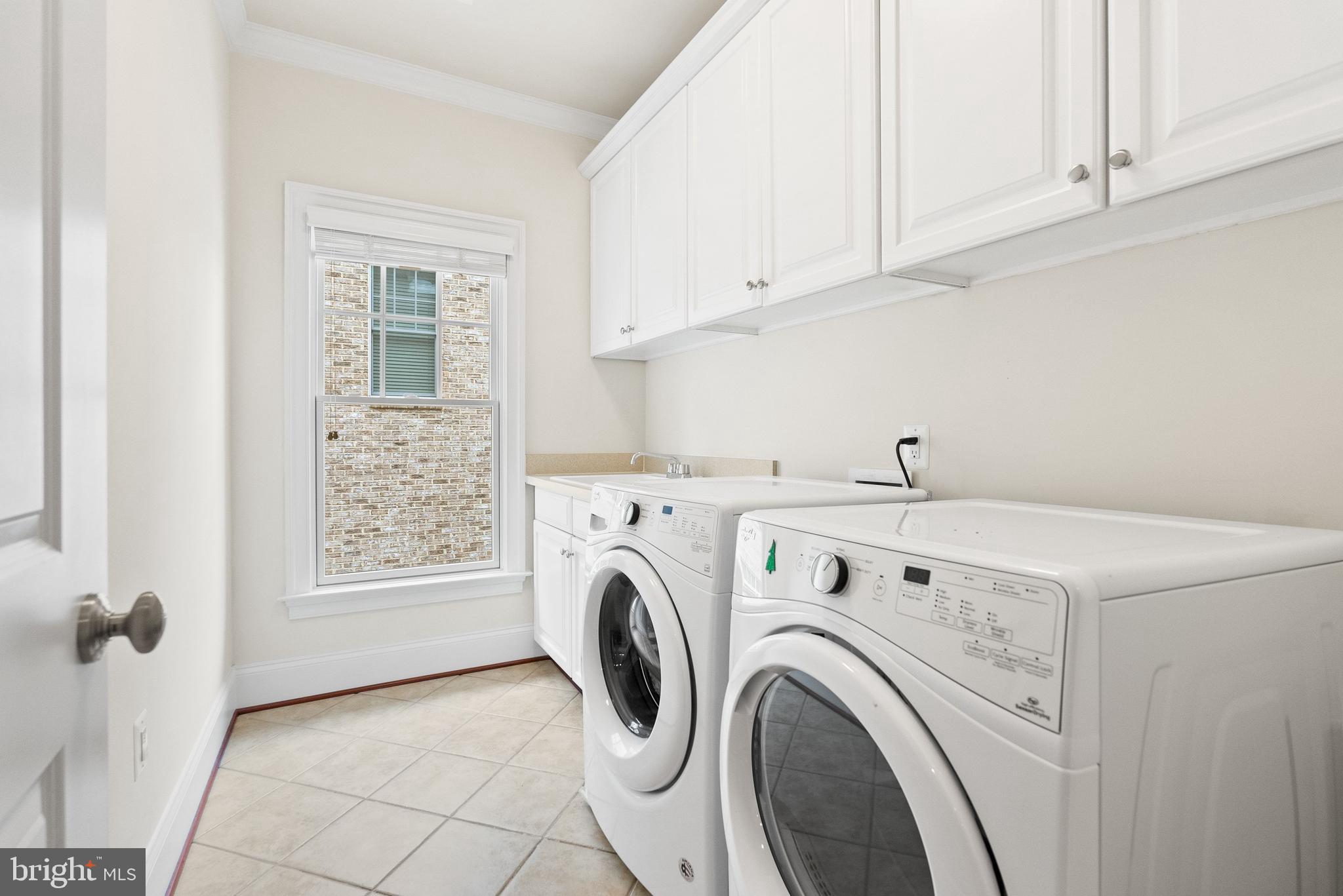 6817 STOCKWELL MANOR DRIVE