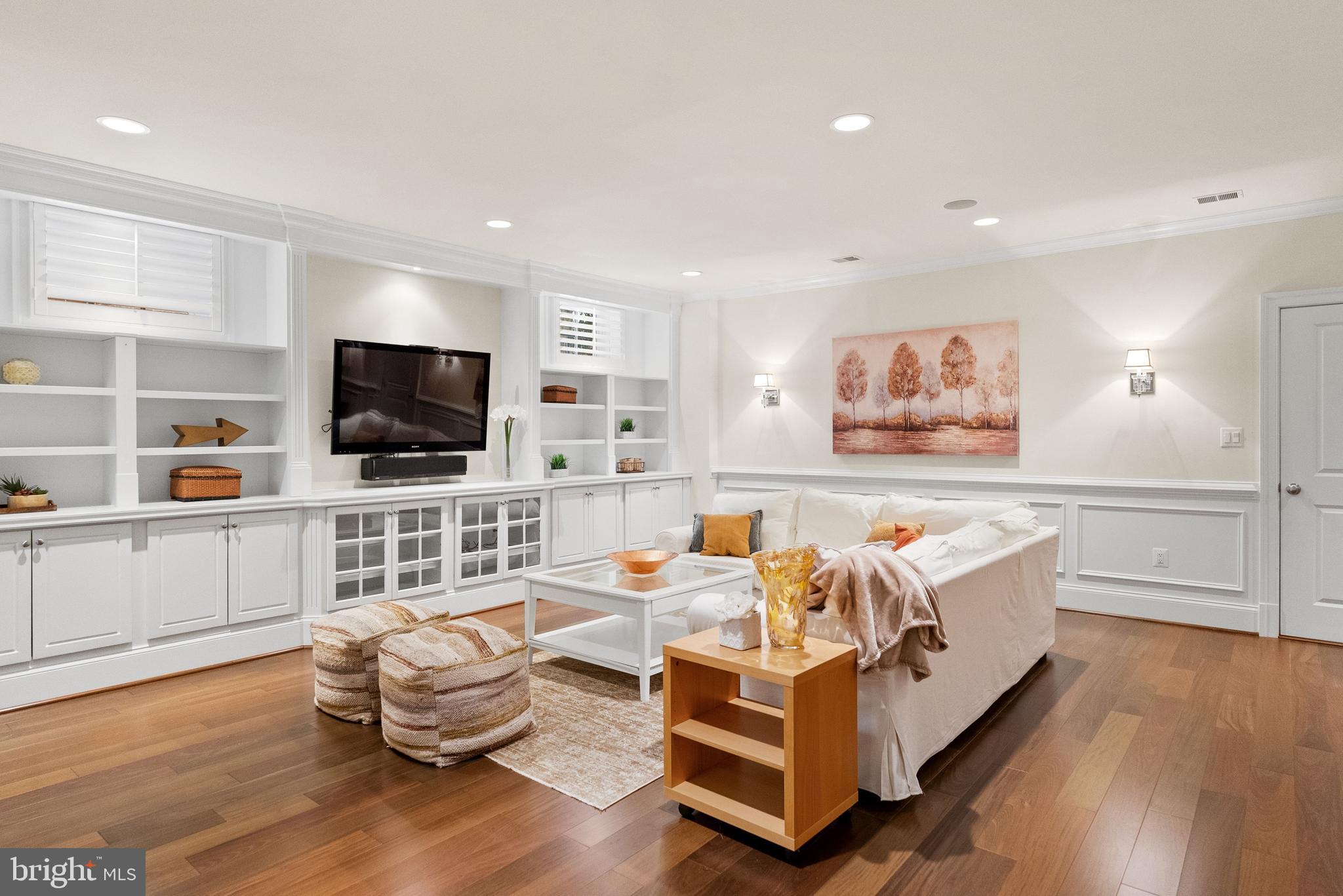 6817 STOCKWELL MANOR DRIVE