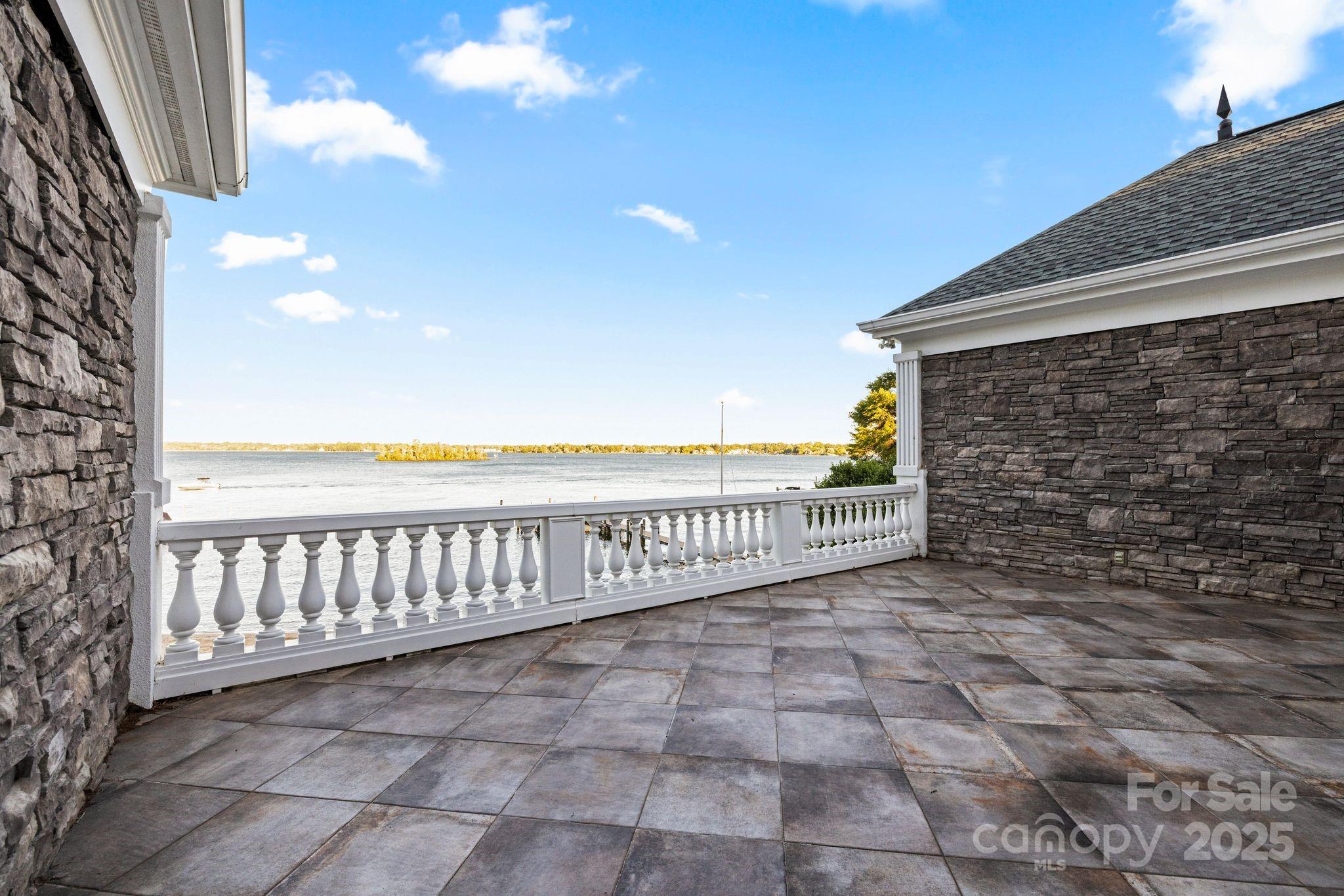 123 Sailview Road