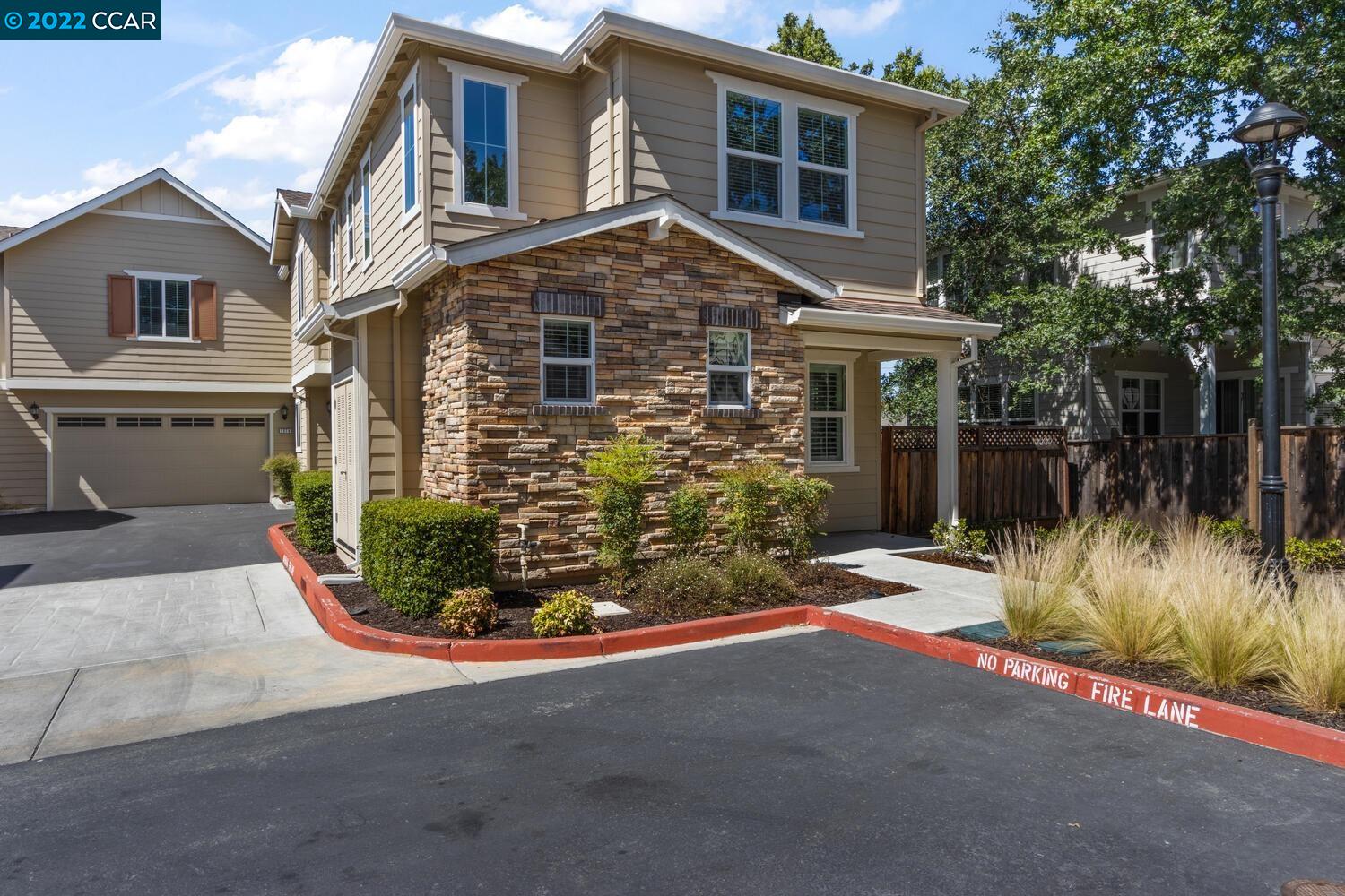 99 Hall Ln