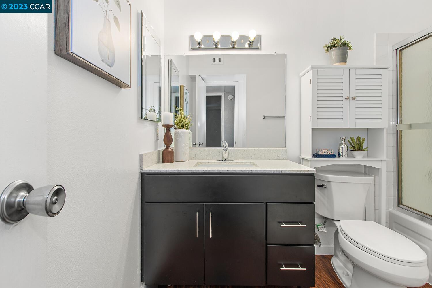 310 N Civic Dr Unit: 401