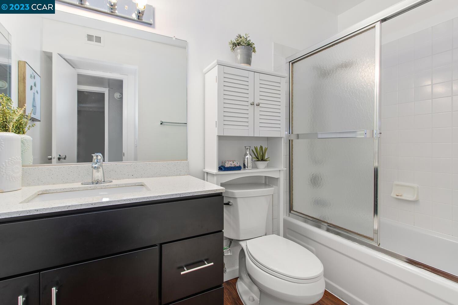 310 N Civic Dr Unit: 401