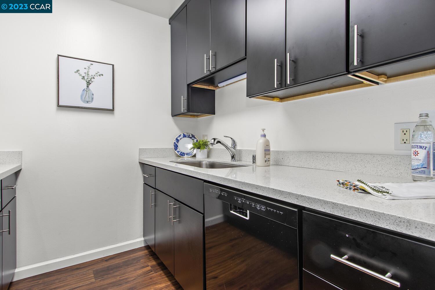310 N Civic Dr Unit: 401