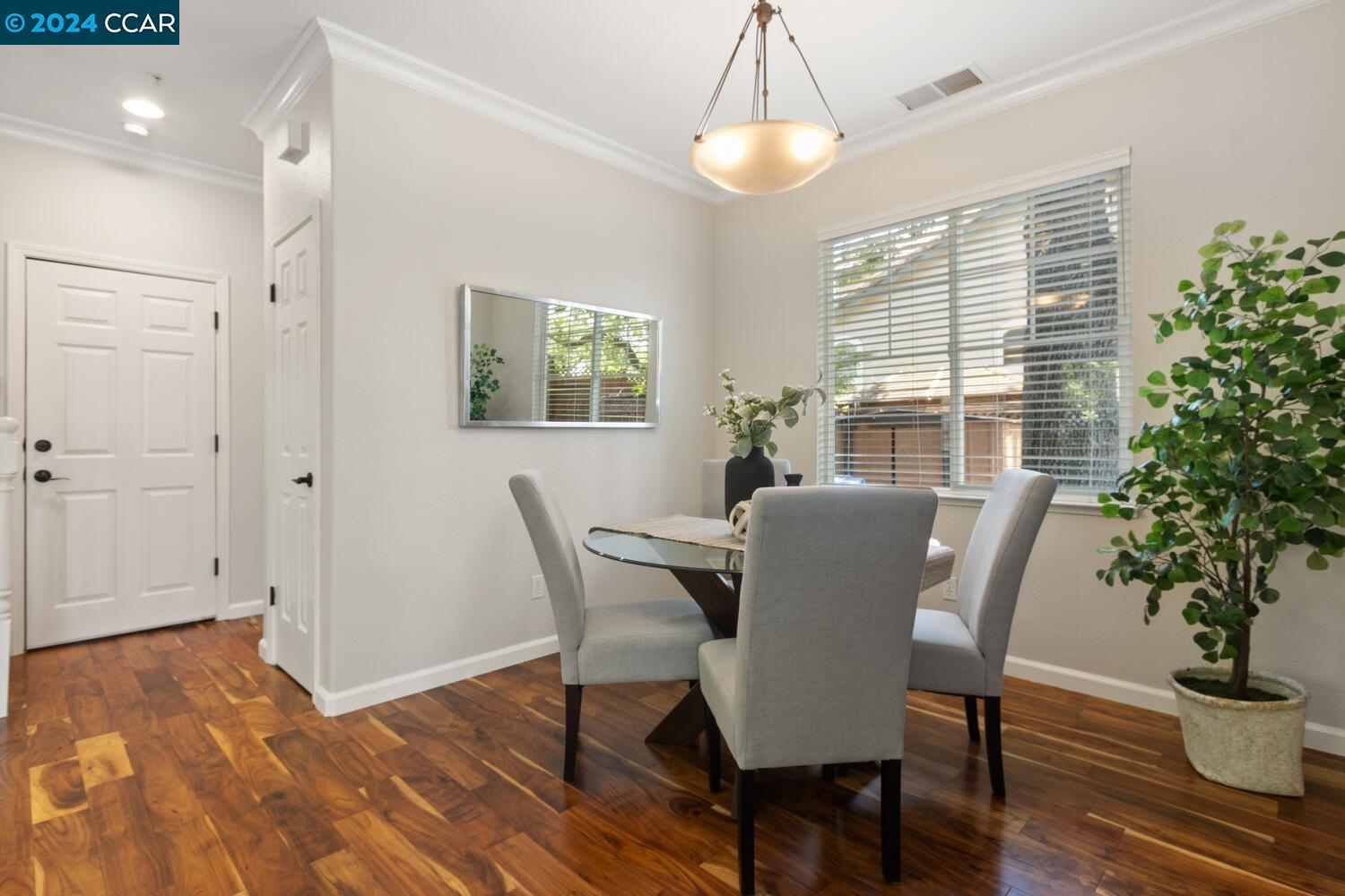 1261 Oakshire Ct