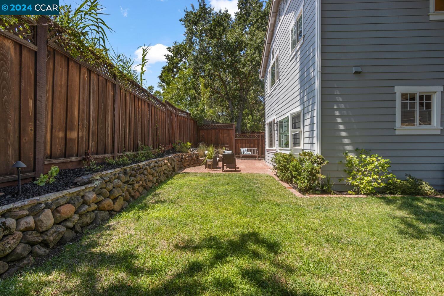 1261 Oakshire Ct