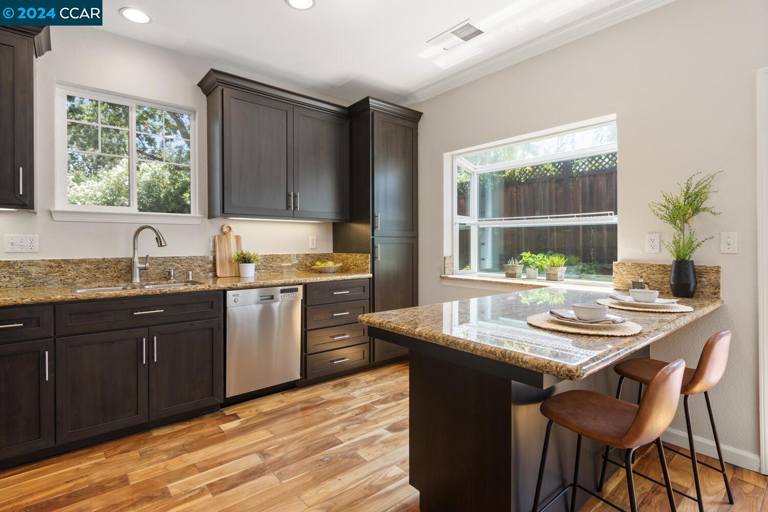 1261 Oakshire Ct