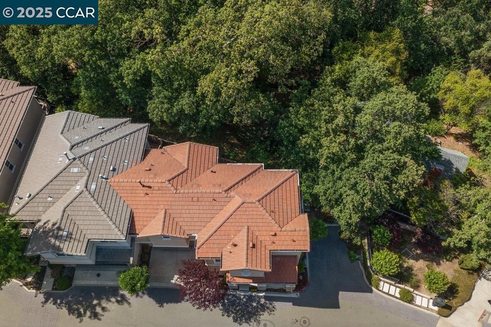2299 Overlook Dr