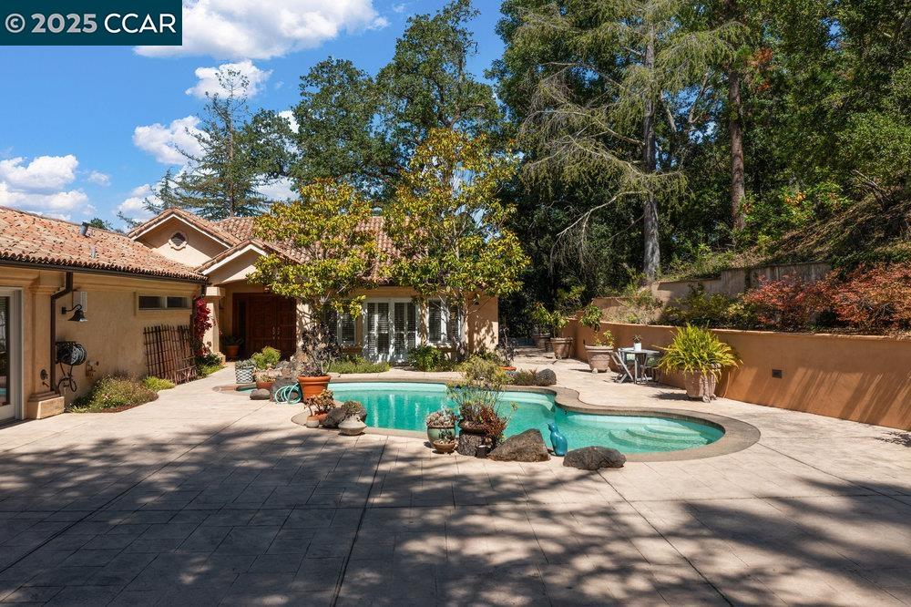 3949 Canyon Rd