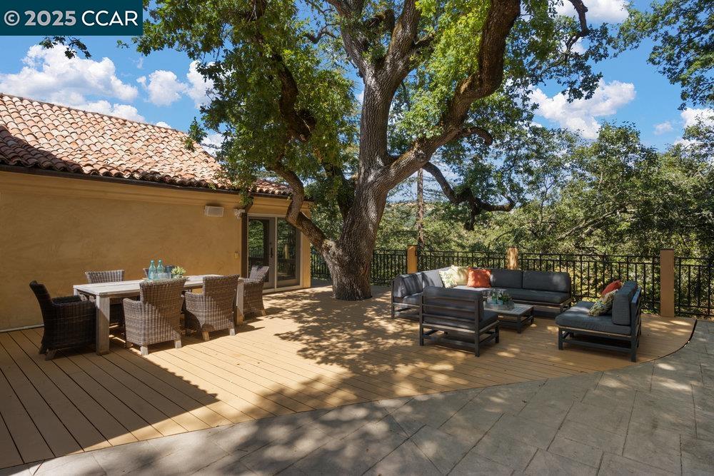 3949 Canyon Rd