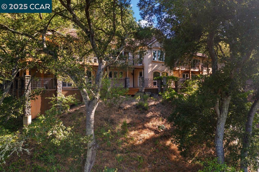 3949 Canyon Rd