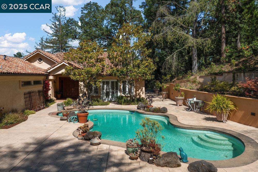 3949 Canyon Dr