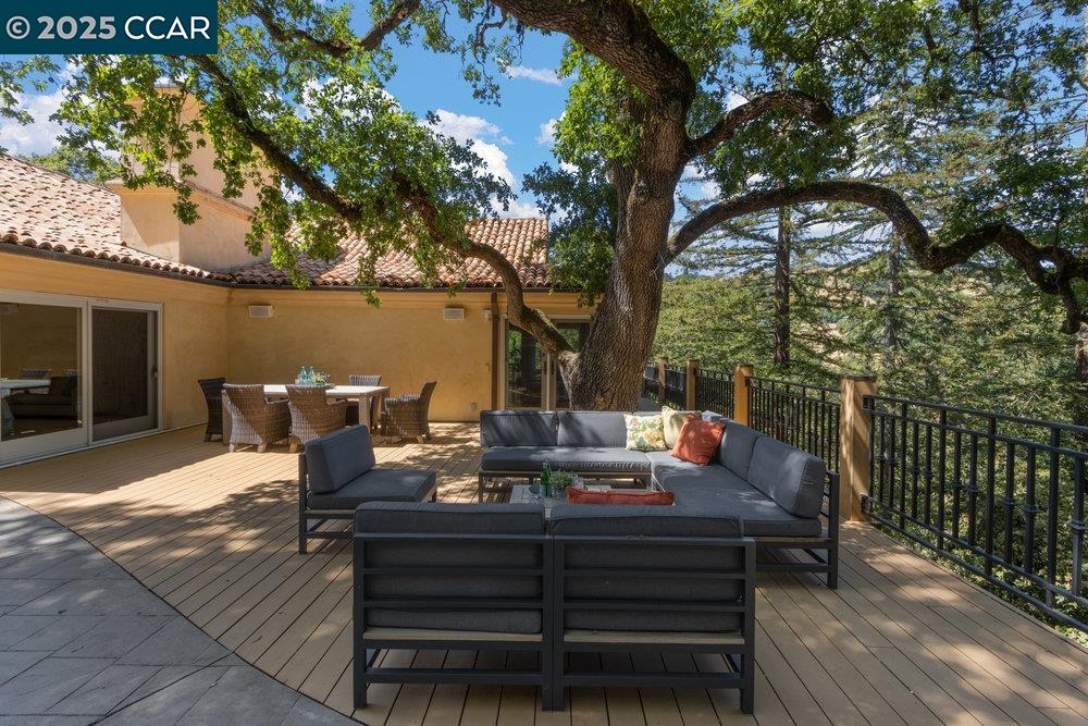 3949 Canyon Dr