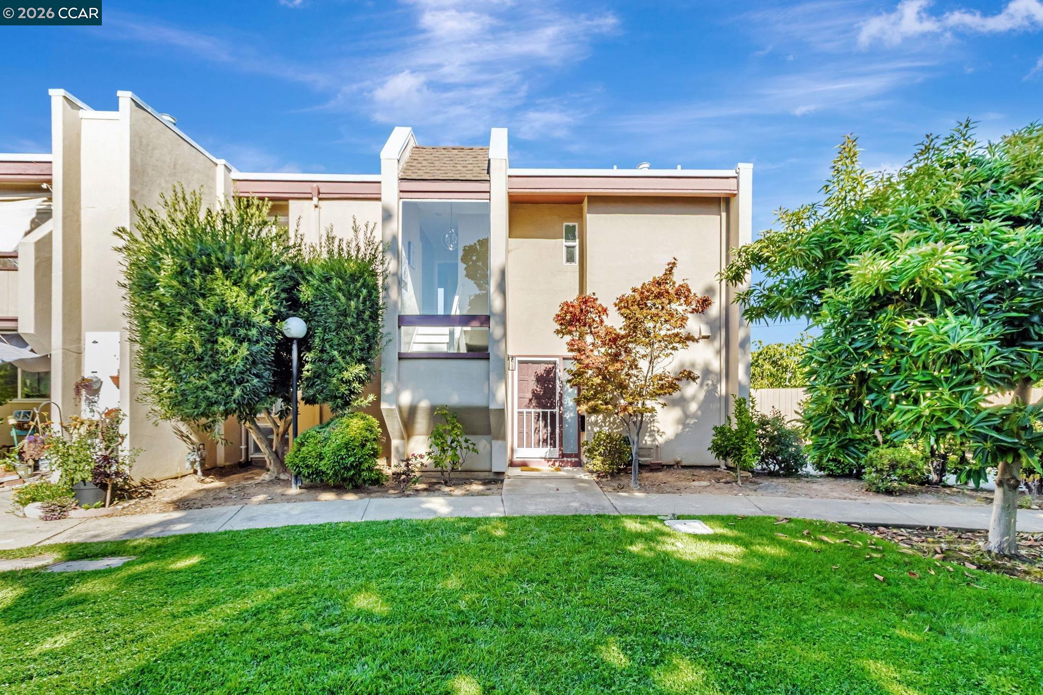820 Hooshang Ct