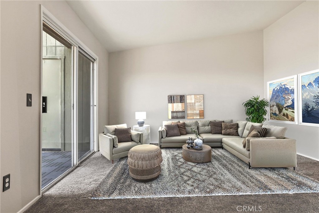 2568 Avenida Del Vista 203